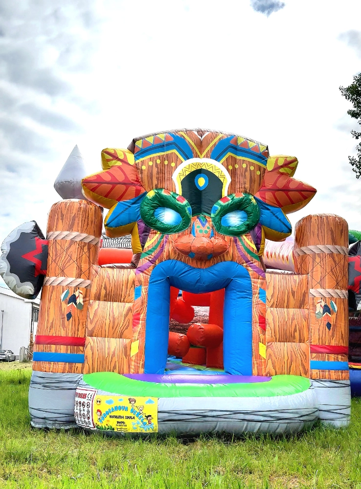 Tematski napihljiv poligon z indijanskim motivom – dinamična atrakcija za pustolovske in gibalne igre otrok.